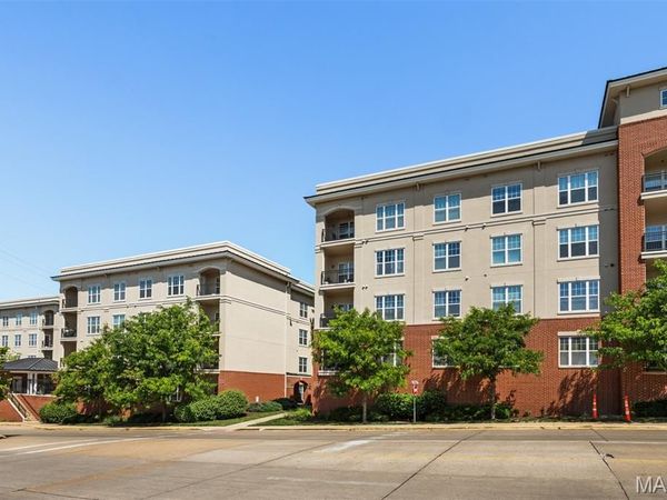1251 Strassner Drive, Unit 2313, Brentwood, MO 63144