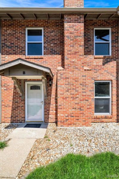 21 Park Charles Boulevard S, Unit B, Saint Peters, MO 63376 Main Photo
