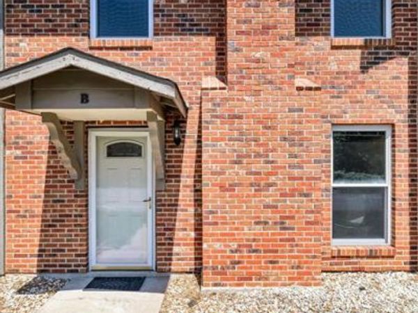 21 Park Charles Boulevard S, Unit B, St Peters, MO 63376