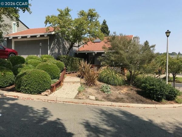 20 Tamarisk, Moraga, CA 94556