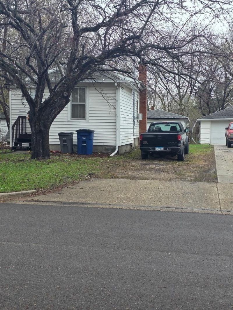 307 15th Street N, Moorhead, MN 56560 Main Photo