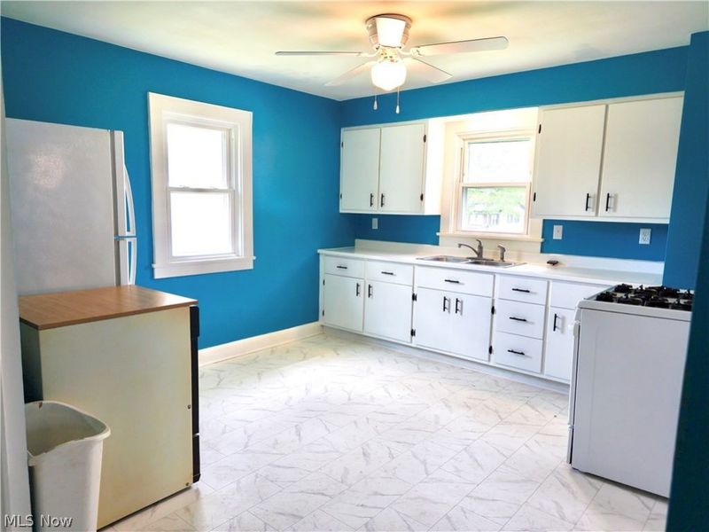 664 Tenney Avenue, Campbell, OH 44405 Photo 9