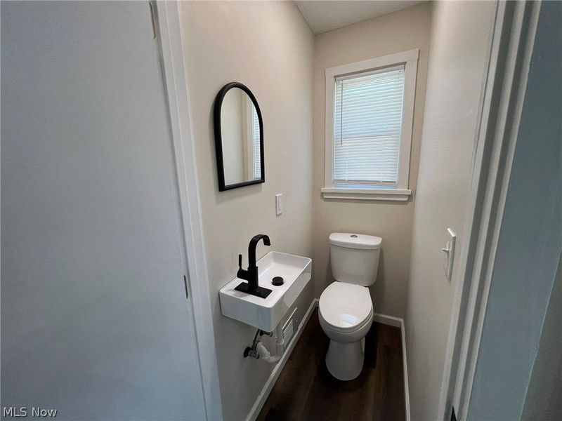 1395 Goodyear Boulevard, Akron, OH 44305 Photo 20