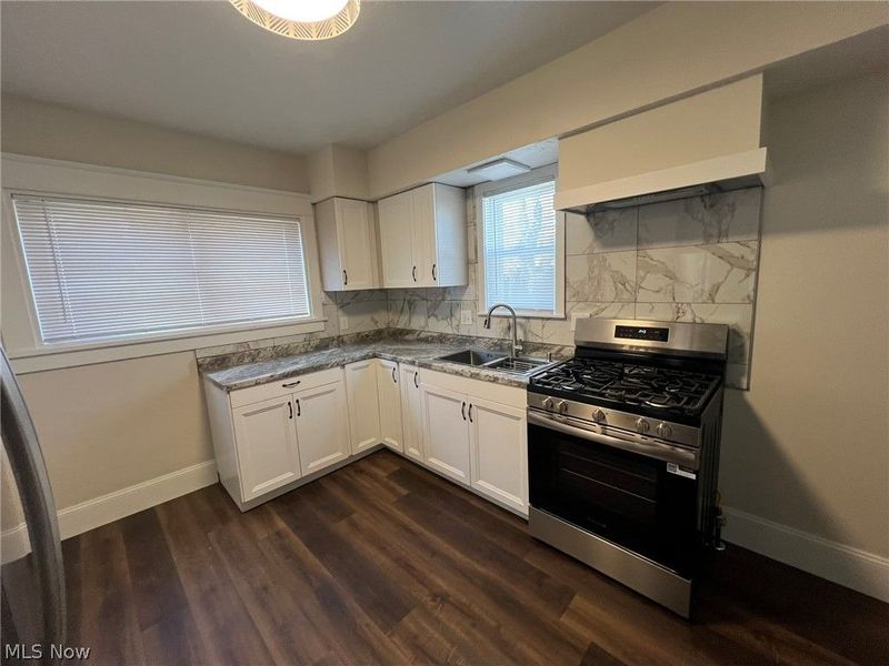 1395 Goodyear Boulevard, Akron, OH 44305 Photo 8