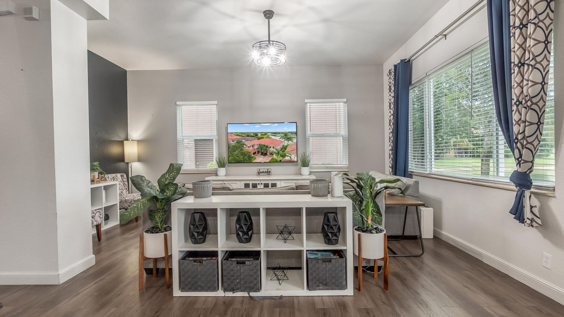 556 Cresta Circle, West Palm Beach, FL 33413 Photo