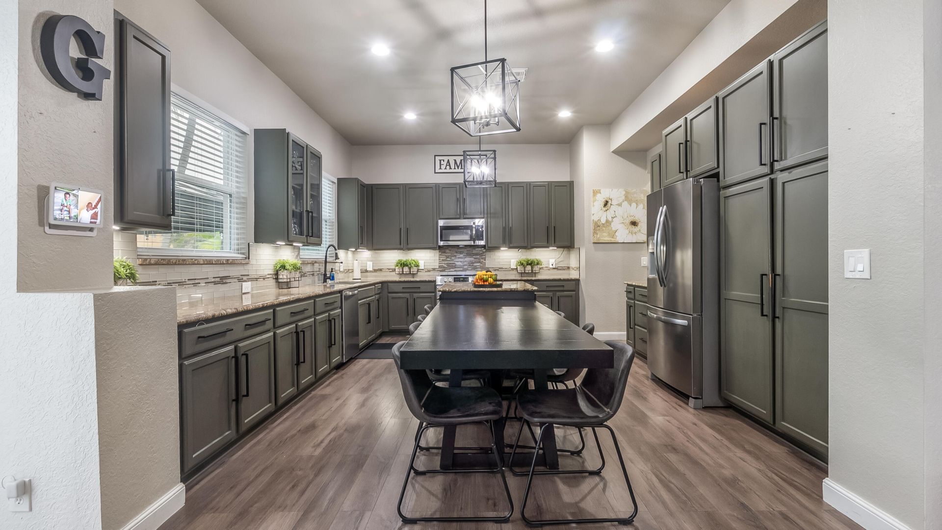 556 Cresta Circle, West Palm Beach, FL 33413 Photo