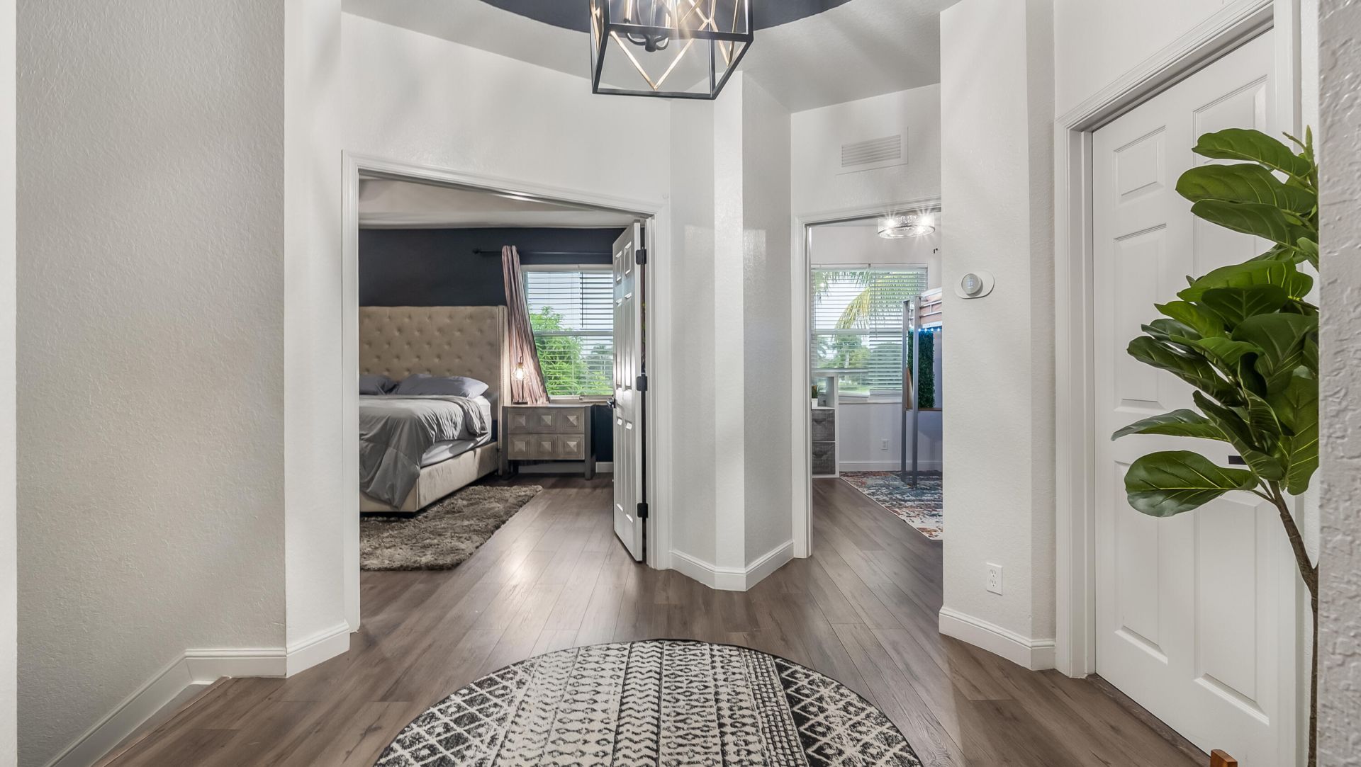 556 Cresta Circle, West Palm Beach, FL 33413 Photo