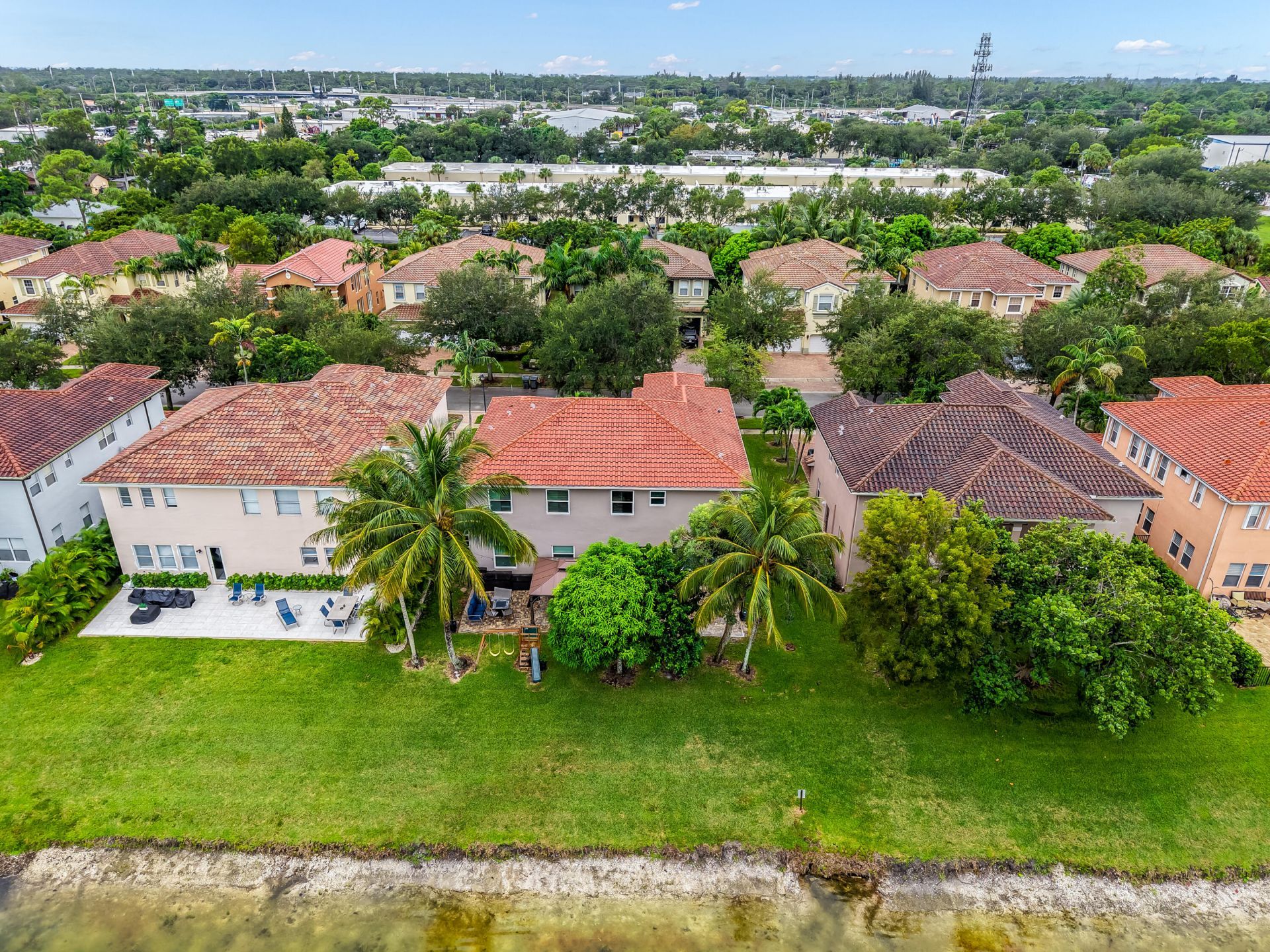 556 Cresta Circle, West Palm Beach, FL 33413 Photo