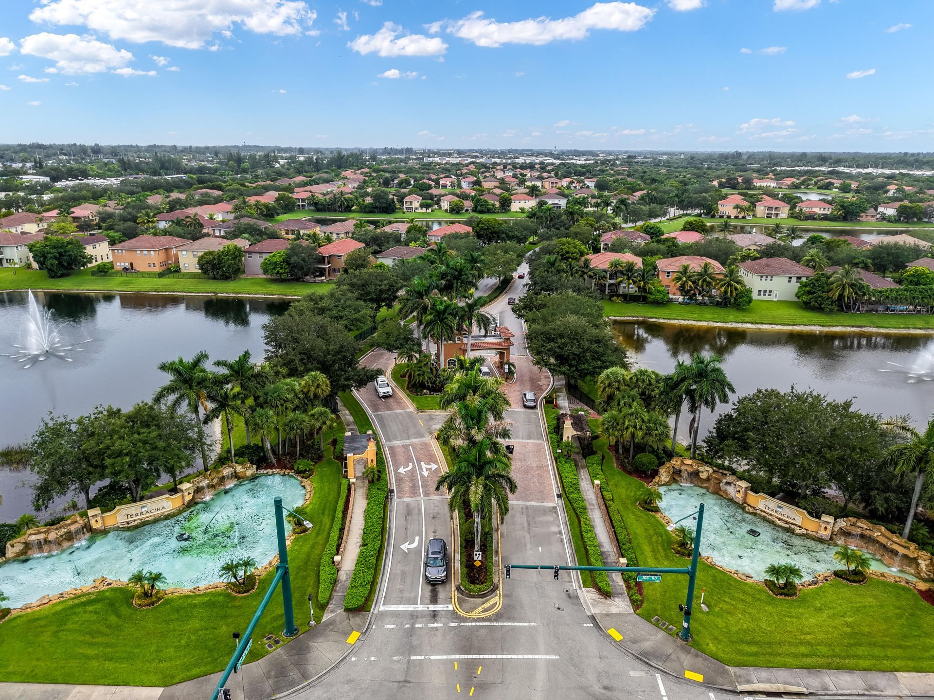 556 Cresta Circle, West Palm Beach, FL 33413 Photo