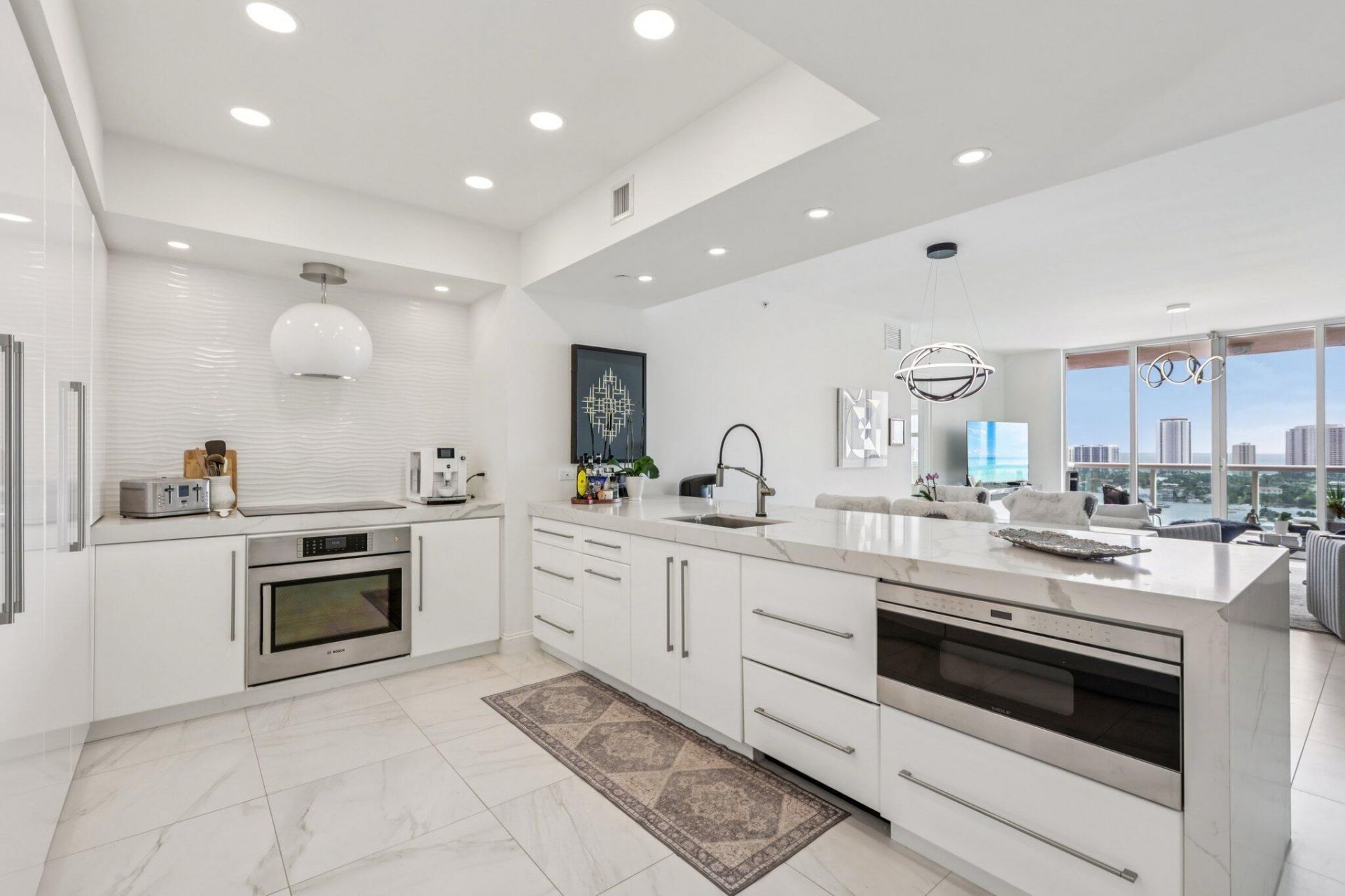 2640 Lake Shore Drive, Unit 2008, Riviera Beach, FL 33404 Photo