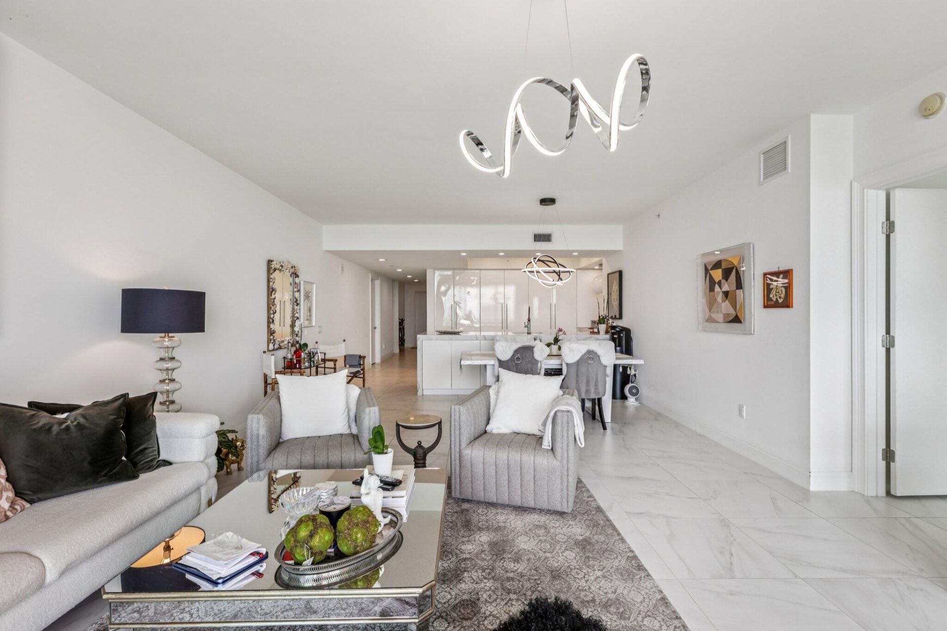 2640 Lake Shore Drive, Unit 2008, Riviera Beach, FL 33404 Photo