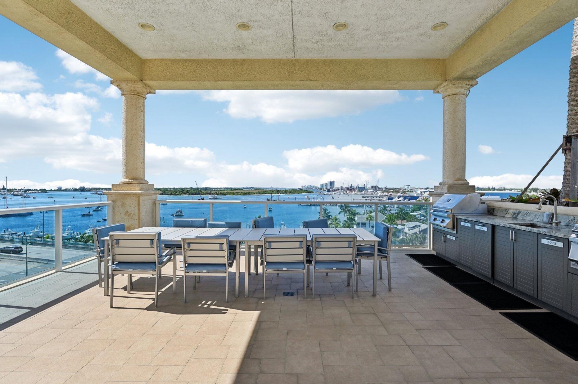 2640 Lake Shore Drive, Unit 2008, Riviera Beach, FL 33404 Photo