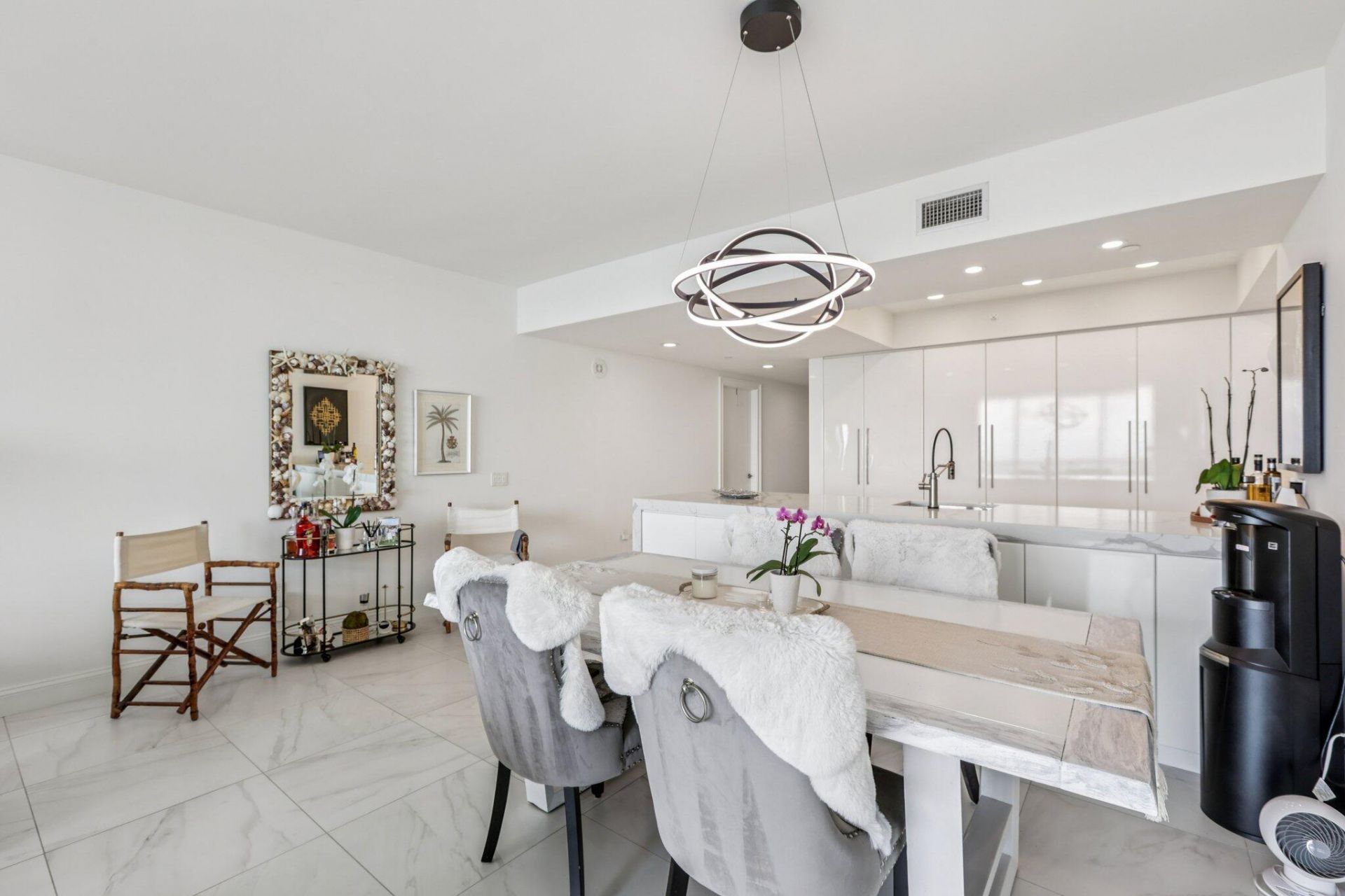 2640 Lake Shore Drive, Unit 2008, Riviera Beach, FL 33404 Photo