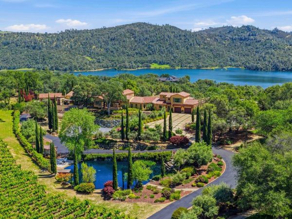 9688 Clos Du Lac Cir, Loomis, CA 95650