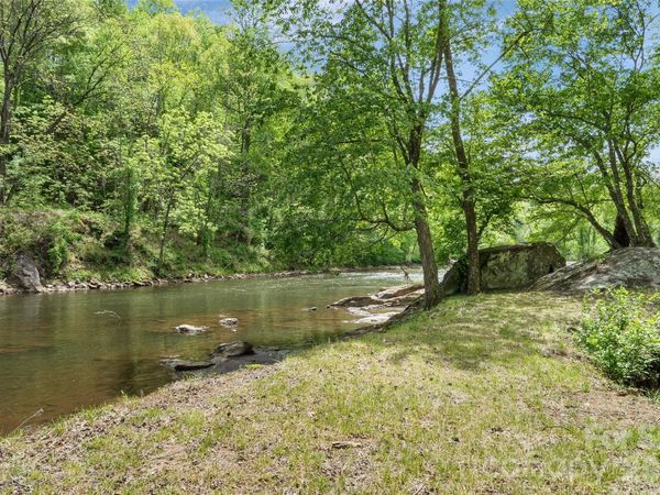 788 Cowee Tunnel Road, Dillsboro, NC 28725