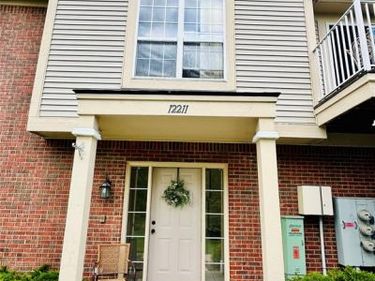 12211 Chesapeake Circle, Walled Lake, MI 48390