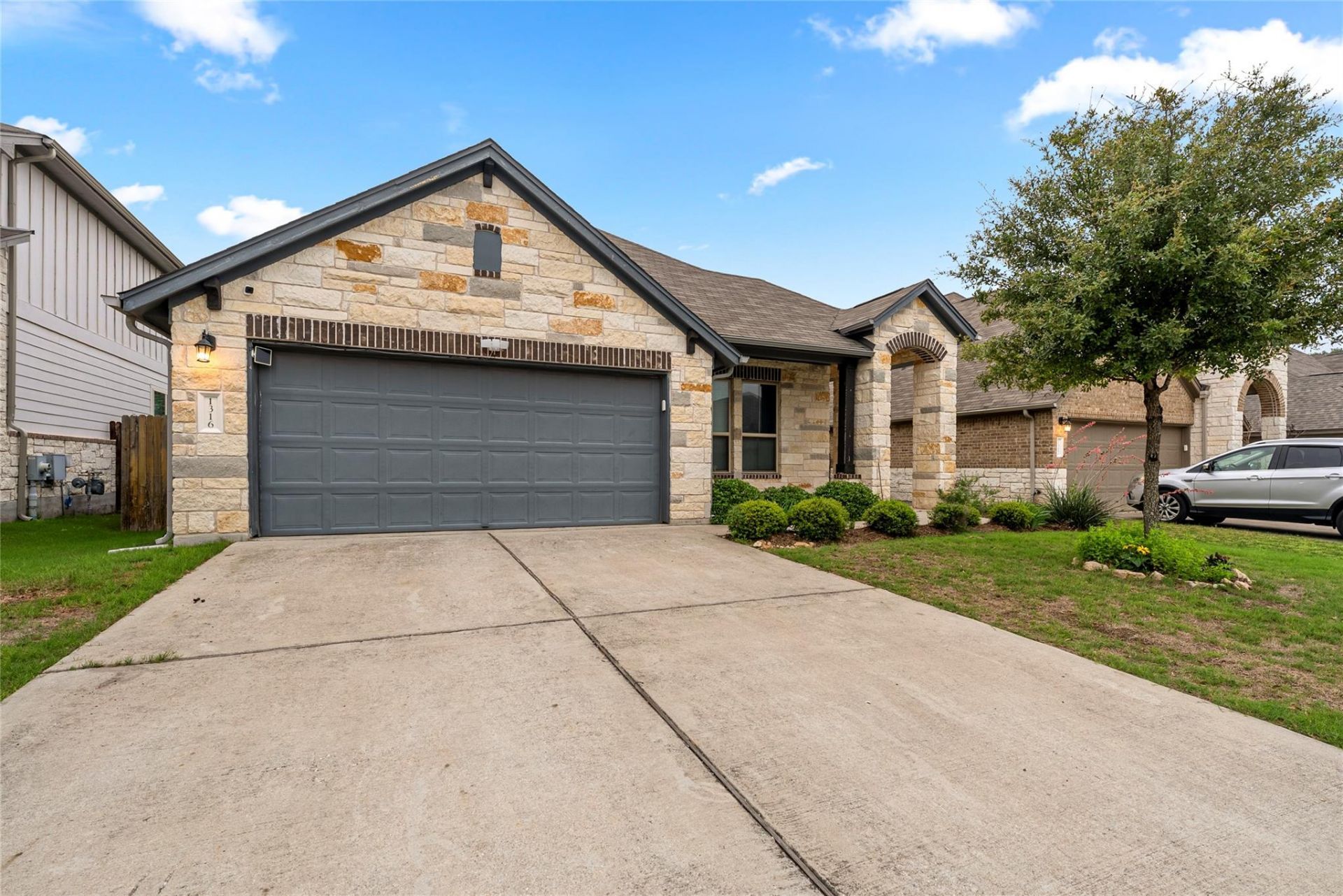 1316 Goldilocks Ln, Manchaca, TX 78652 Main Photo