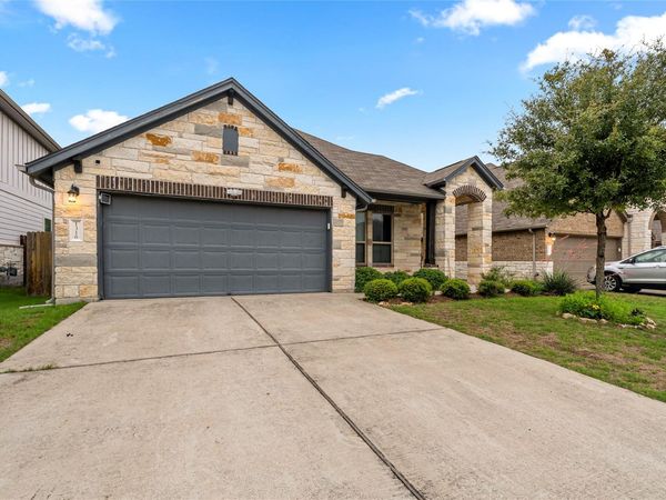 1316 Goldilocks LN, Manchaca, TX 78652