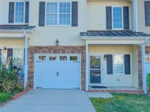 402 Beaumont Circle , Clemmons, NC 27012