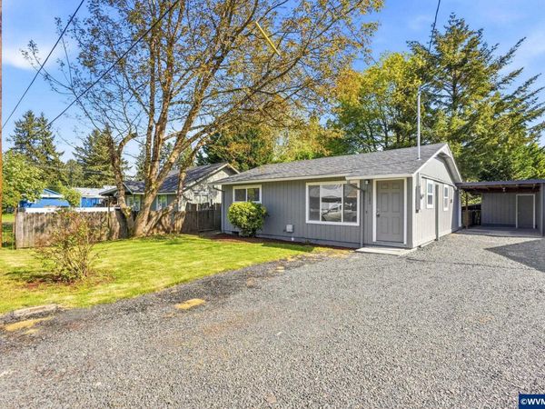 1121 Spruce St, Sweet Home, OR 97386