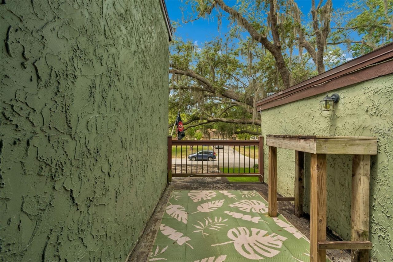 2525 Victarra Circle , Lutz, FL 33559 Photo