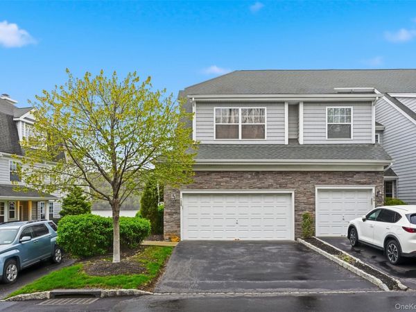 136 Hudson Pointe Drive , Poughkeepsie, NY 12601