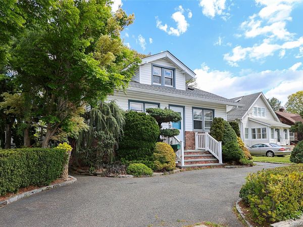 515 Elm Street, West Hempstead, NY 11552