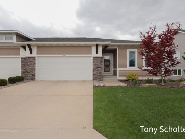 3352 Golden Eagle Way, Unit 47, Hudsonville, MI 49426