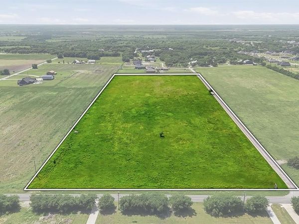 232 La Buena Vida Drive , Gunter, TX 75058