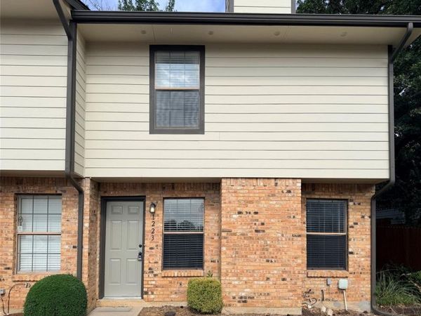 1223 Dallas Drive, Denton, TX 76205