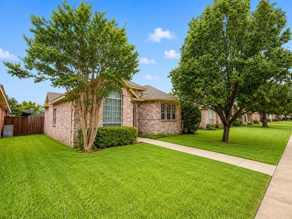 2012 Creek Royal Drive, Mesquite, TX 75181 Main Photo