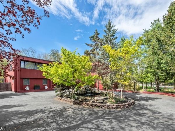 84 Bogerts Mill Rd, Harrington Park, NJ 07640