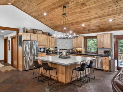 10473 The Strand, Truckee, CA 96161 Photo