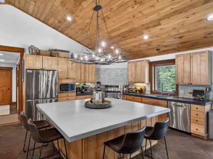10473 The Strand, Truckee, CA 96161 Photo