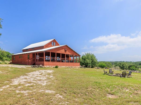 611 Weddle RD , Johnson City, TX 78636
