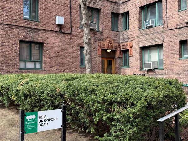 1558 Unionport Road, Unit 2D, Bronx, NY 10462