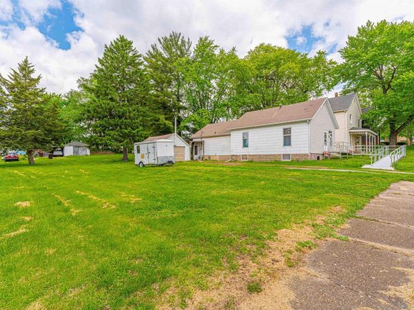 611 & 615 S MCLEAN Street, Lincoln, IL 62656