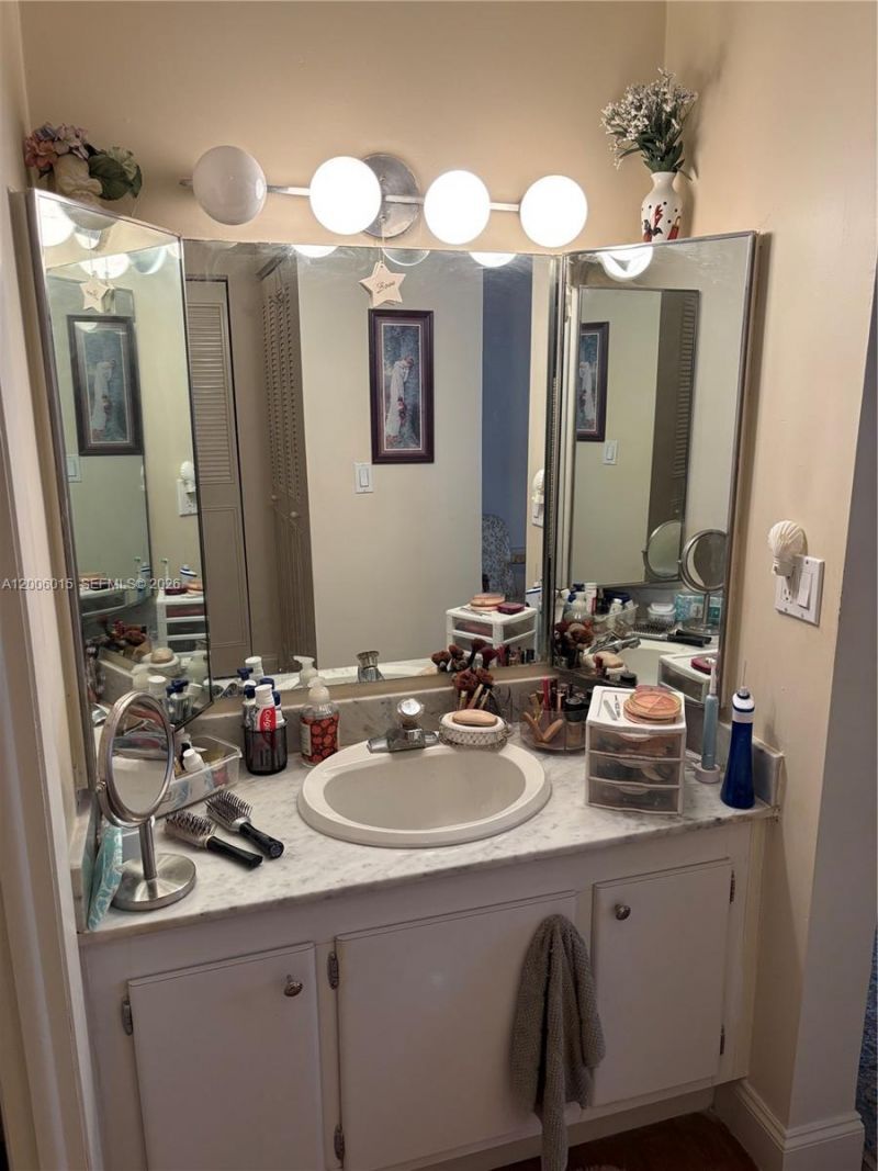 1200 NE Miami Gardens Dr, Unit 606W, Miami, FL 33179 Photo