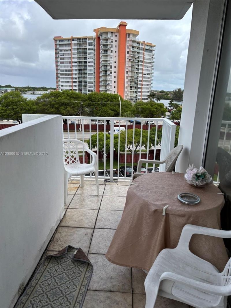 1200 NE Miami Gardens Dr, Unit 606W, Miami, FL 33179 Photo