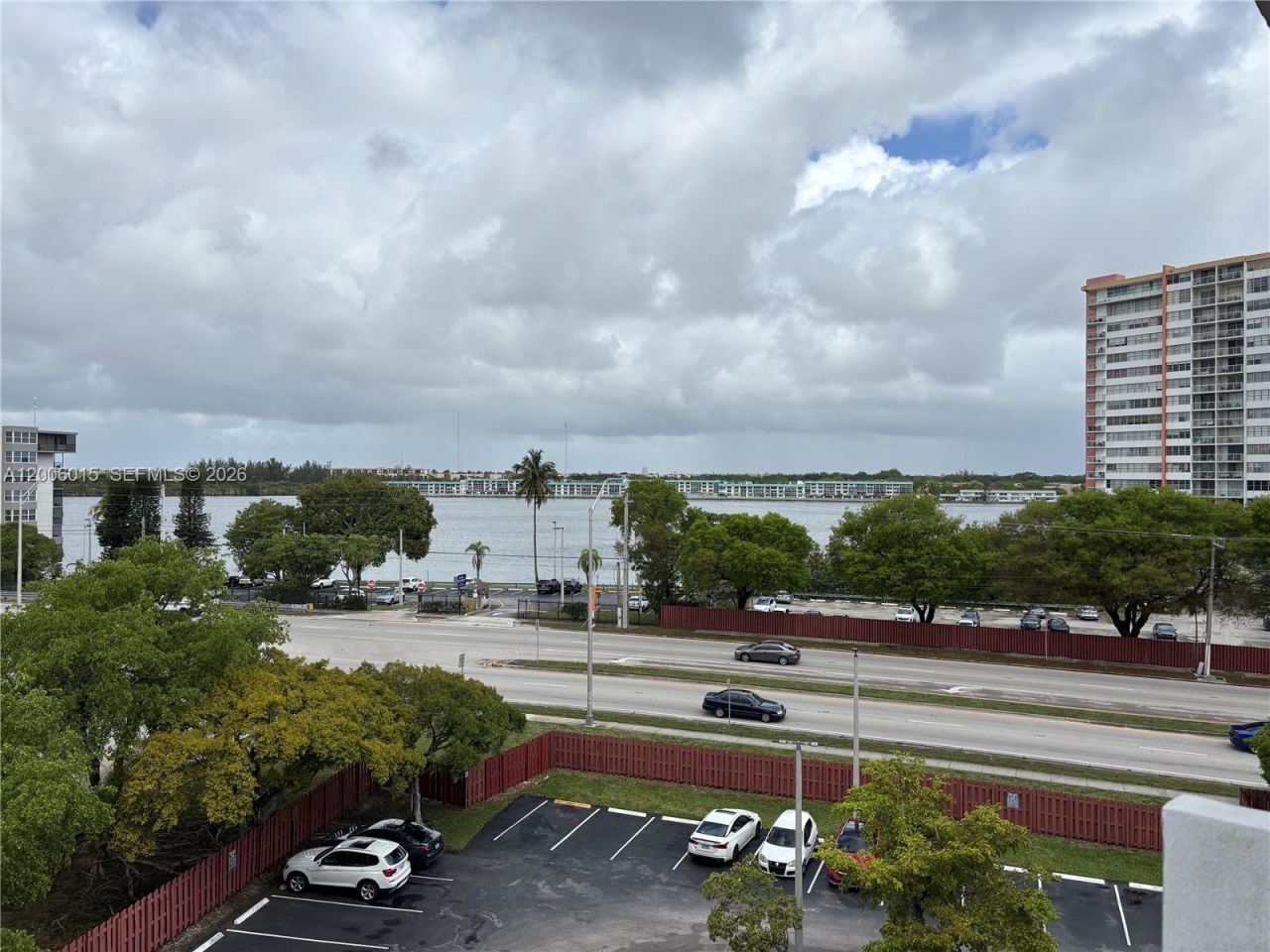 1200 NE Miami Gardens Dr, Unit 606W, Miami, FL 33179 Photo