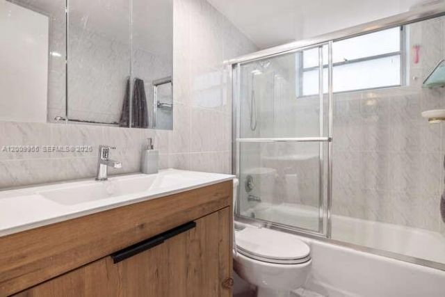 9140 Collins Ave, Unit C, Surfside, FL 33154 Photo