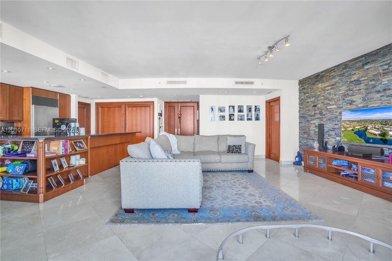 901 Brickell Key Blvd , Unit 2807, Miami, FL 33131 Photo