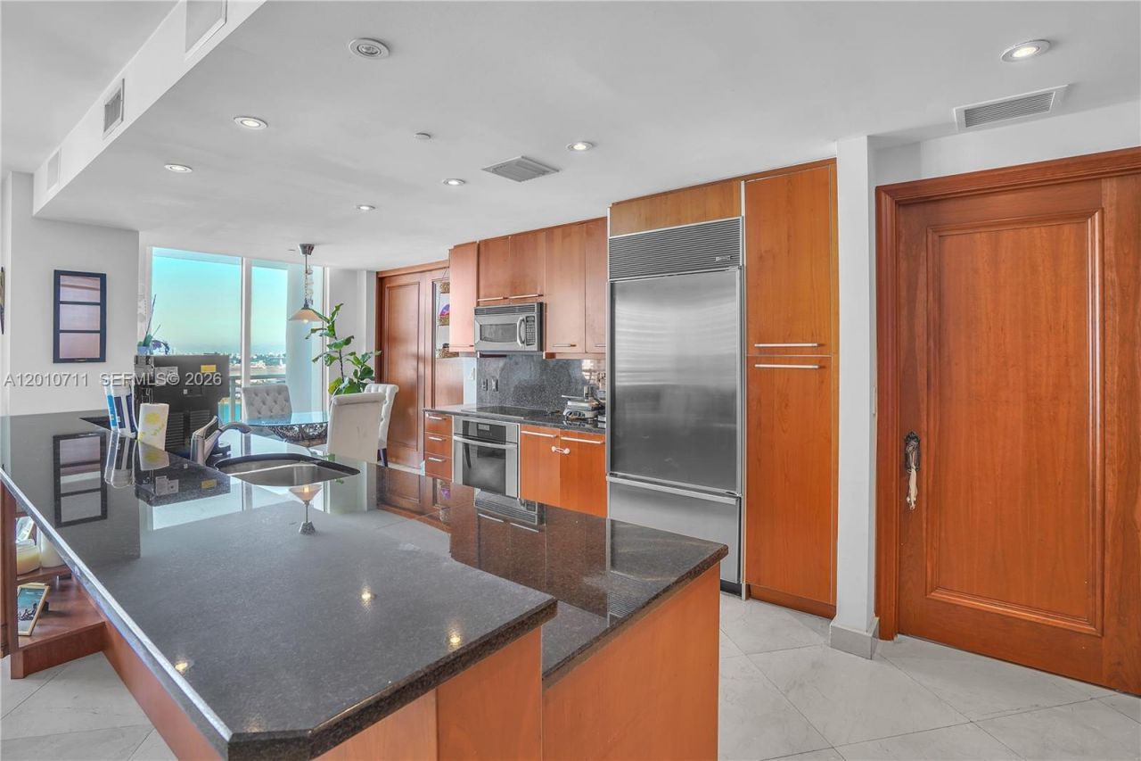 901 Brickell Key Blvd , Unit 2807, Miami, FL 33131 Photo