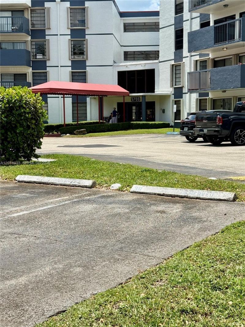 5700 SW 127th Ave, Unit 1413, Miami, FL 33183 Photo