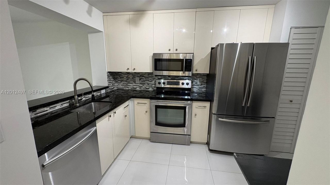 9560 Weldon Cir , Unit J308, Tamarac, FL 33321 Photo