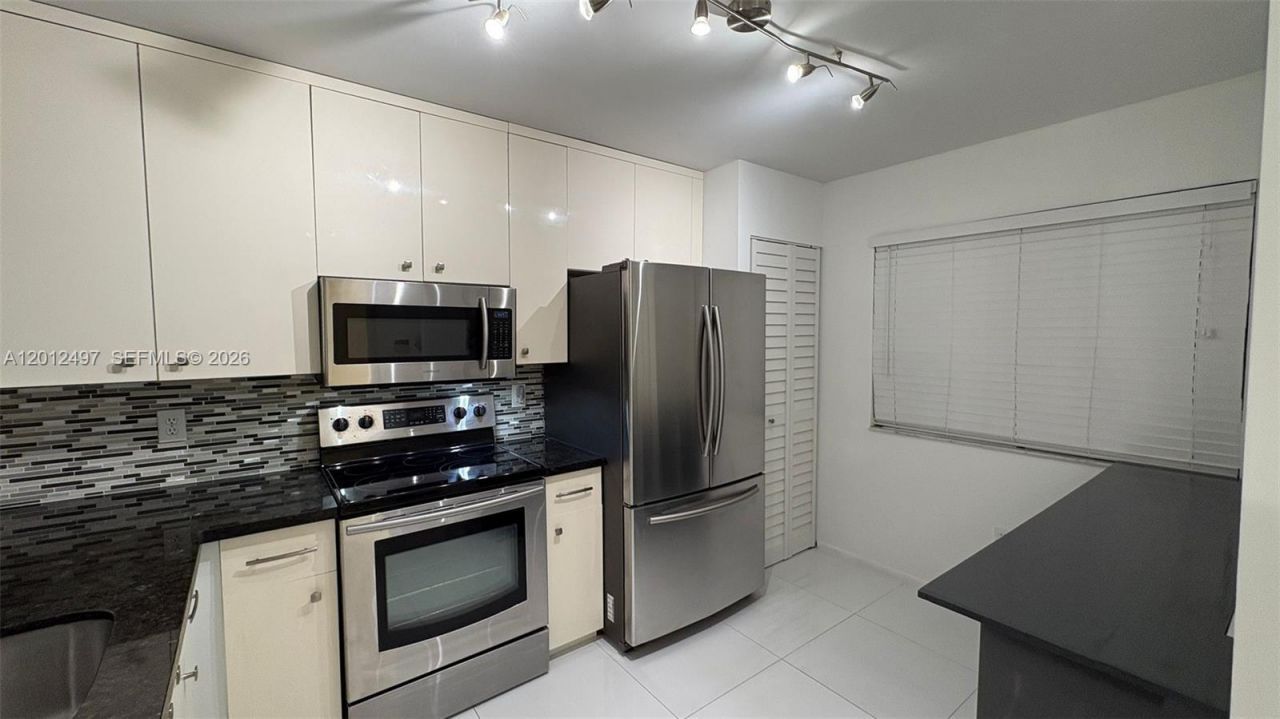9560 Weldon Cir , Unit J308, Tamarac, FL 33321 Photo