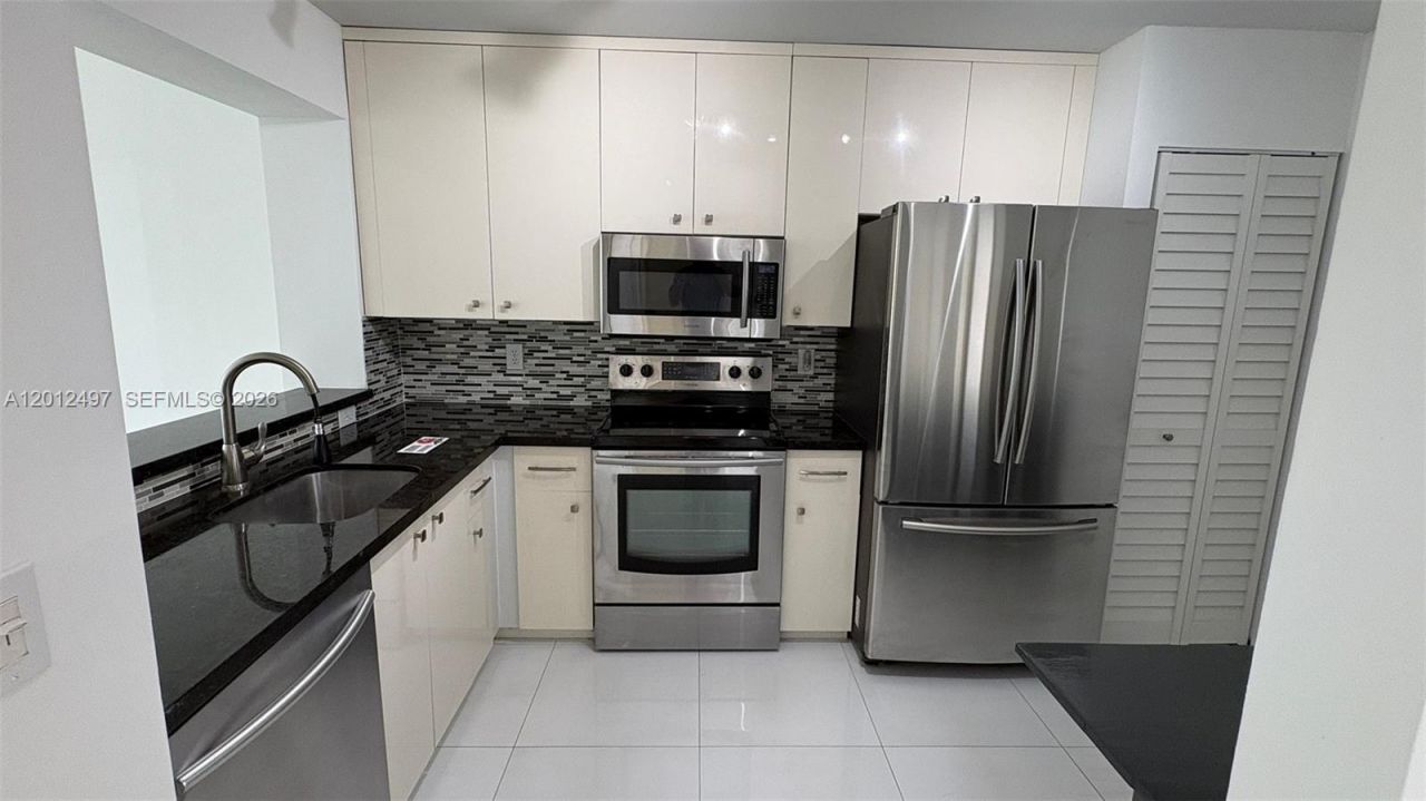 9560 Weldon Cir , Unit J308, Tamarac, FL 33321 Photo