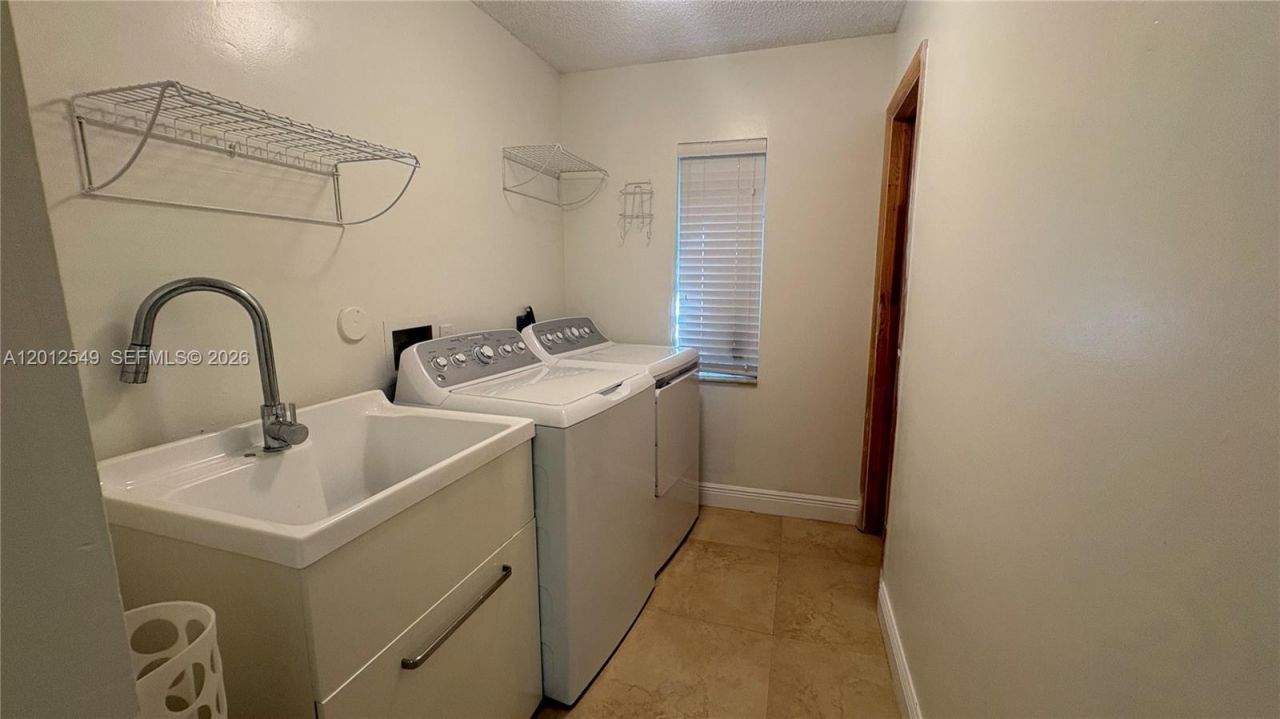 759 NW 161st Ave , Pembroke Pines, FL 33028 Photo
