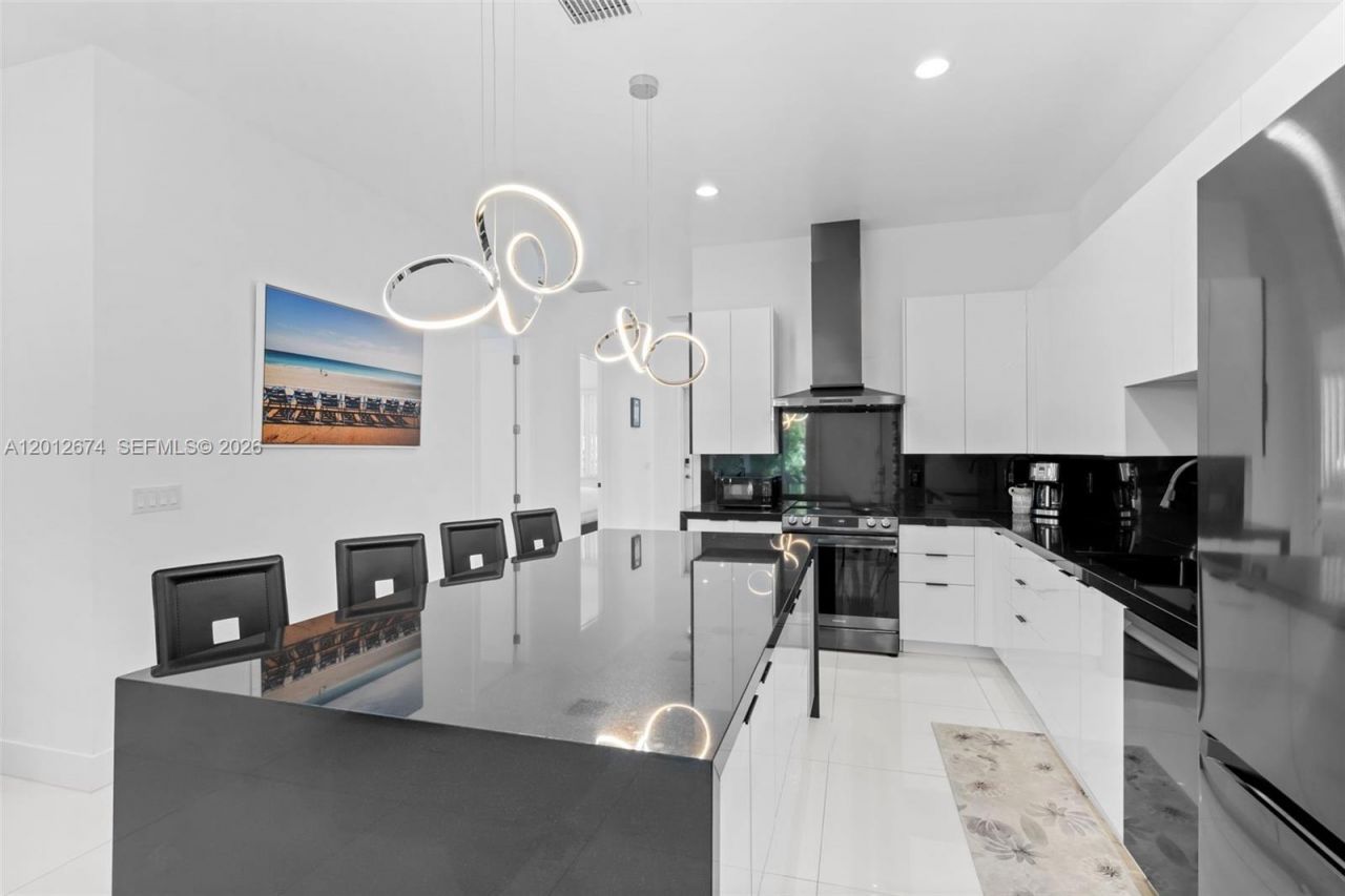 2962 NW 10th Ct, Fort Lauderdale, FL 33311 Photo