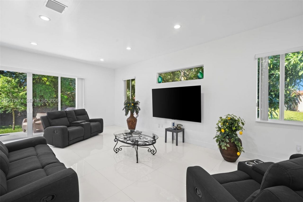 2962 NW 10th Ct, Fort Lauderdale, FL 33311 Photo